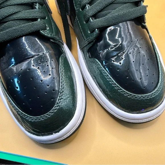 Size 8 (M)-Nike Air Jordan 1 High OG “Anti-Gravity Machine”332550-300 - Preowned - Picture 9 of 15